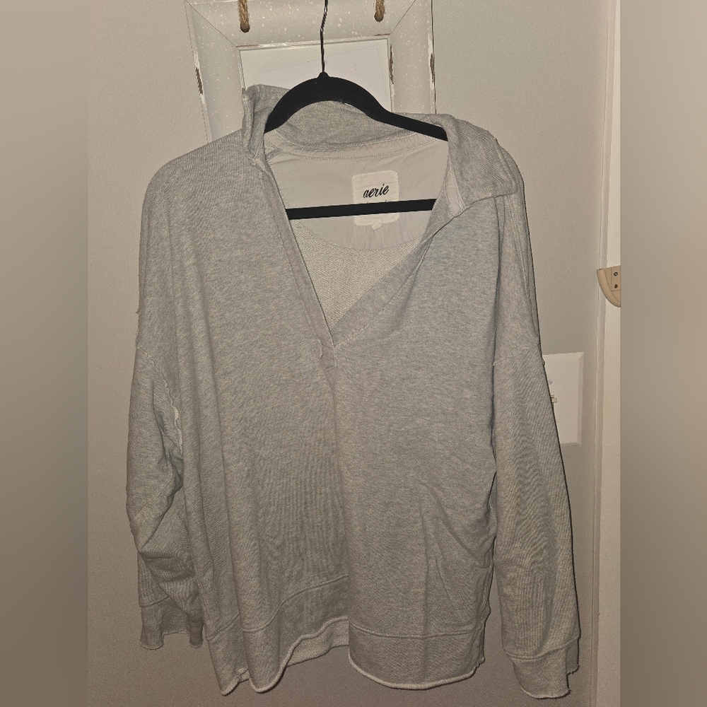 Aerie Size L GRAY SWEATSHIRT